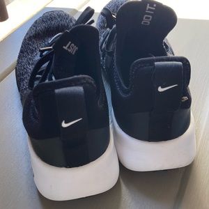 Nike Elite TR Athletic Shoes